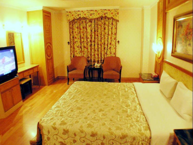 Changsing Business Motel Tainan Extérieur photo