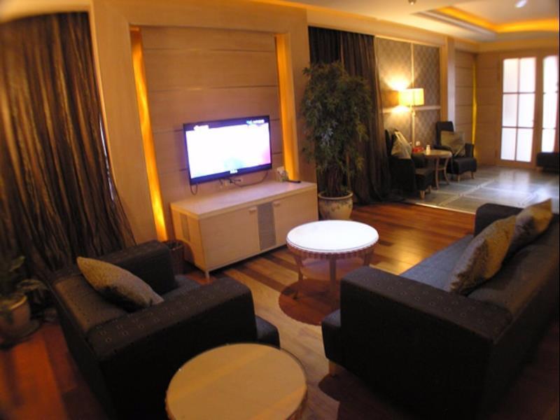 Changsing Business Motel Tainan Extérieur photo