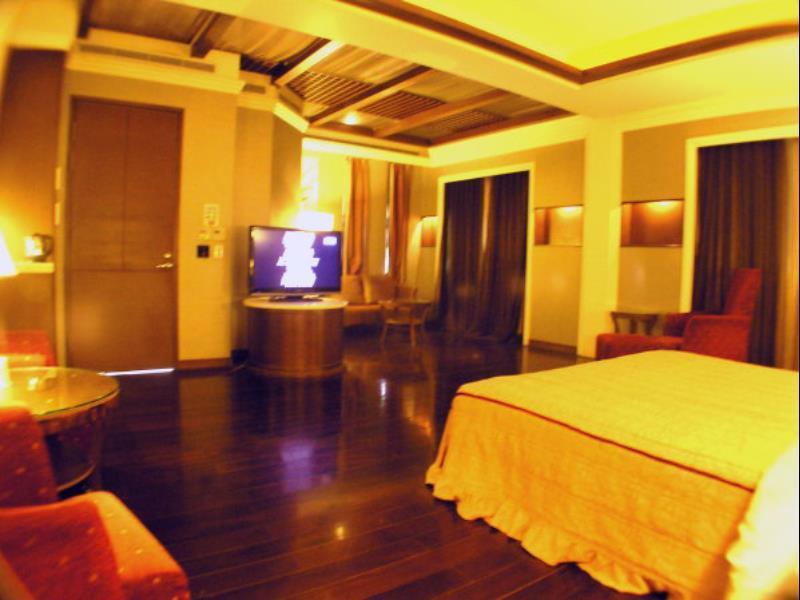 Changsing Business Motel Tainan Extérieur photo