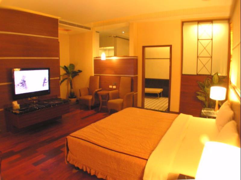 Changsing Business Motel Tainan Extérieur photo