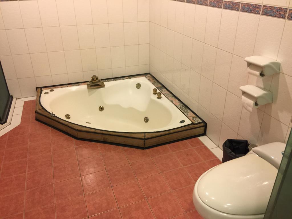 Changsing Business Motel Tainan Extérieur photo
