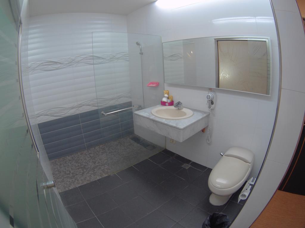 Changsing Business Motel Tainan Extérieur photo
