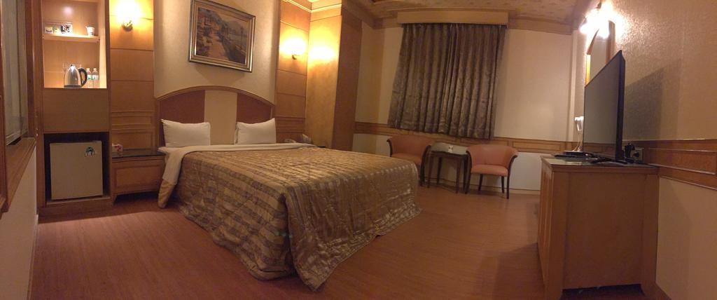 Changsing Business Motel Tainan Extérieur photo
