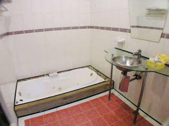 Changsing Business Motel Tainan Extérieur photo