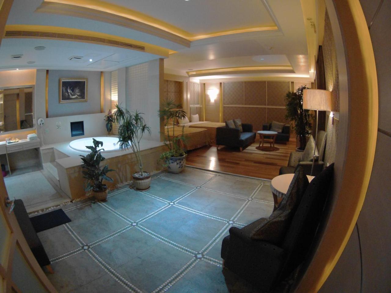 Changsing Business Motel Tainan Extérieur photo
